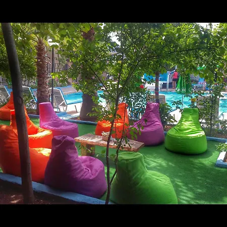 New St. Nicholas Garden Bed & Breakfast