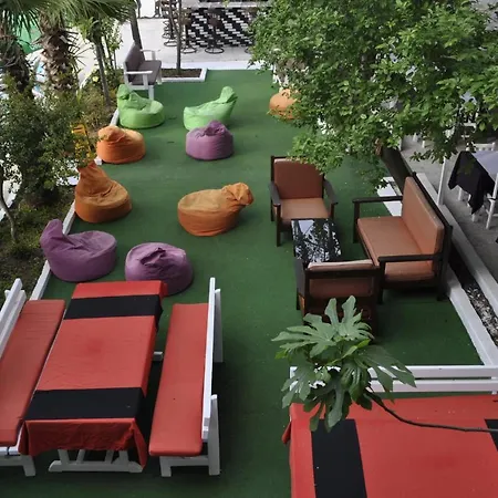 New St. Nicholas Garden Bed & Breakfast *