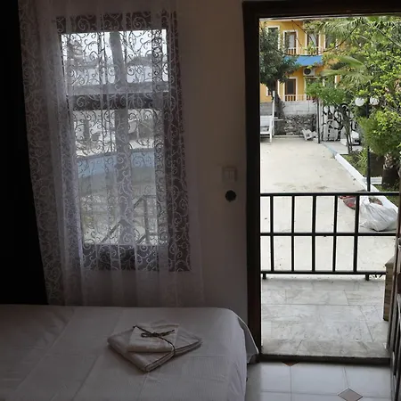 New St. Nicholas Garden Bed & Breakfast